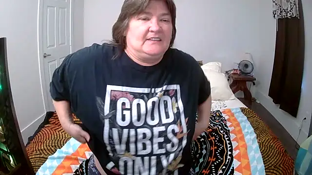 Snapshot of Buggy1965 chatting on 11-13-25, 04:06 Buggy1965 online show from 11-13-25, 04:06