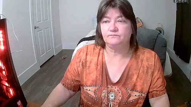 Snapshot of Buggy1965 chatting on 11-14-25, 01:43 Buggy1965 online show from 11-14-25, 01:43