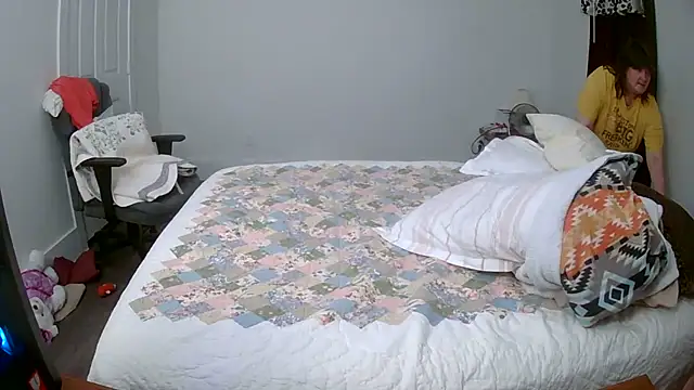 Snapshot of Buggy1965 chatting on 11-24-25, 03:45 Buggy1965 online show from 11-24-25, 03:45