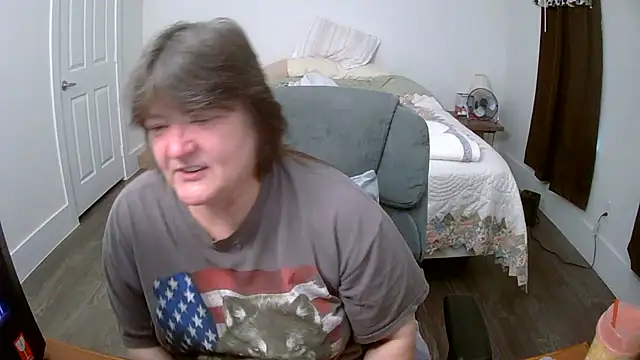 Snapshot of Buggy1965 chatting on 11-29-25, 02:53 Buggy1965 online show from 11-29-25, 02:53