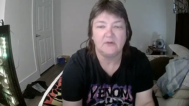 Snapshot of Buggy1965 chatting on 12-05-25, 04:25 Buggy1965 online show from 12-05-25, 04:25