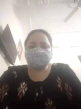 Snapshot of Cute-Purva chatting on 10-28-25, 12:41 Cute-Purva online show from 10-28-25, 12:41