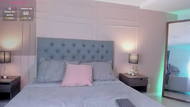 Snapshot of SalemMorris chatting on 10-25-25, 07:19 SalemMorris online show from 10-25-25, 07:19