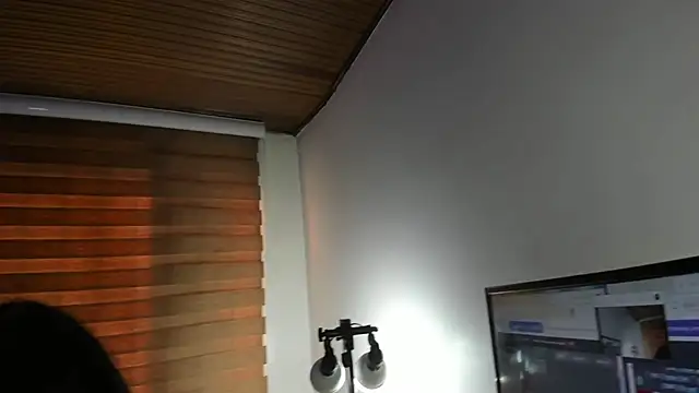 Antonela vargas online show from 12-15-25, 12:09