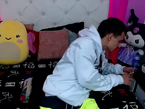 xx-kike-xx online show from 10-01-25, 01:17