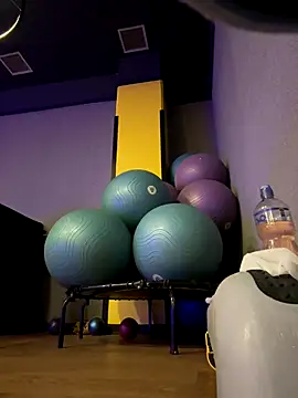 Snapshot of Anavalle chatting on 09-29-25, 04:45 Anavalle online show from 09-29-25, 04:45