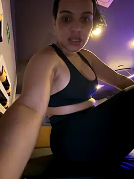 Snapshot of Anavalle chatting on 10-03-25, 06:27 Anavalle online show from 10-03-25, 06:27