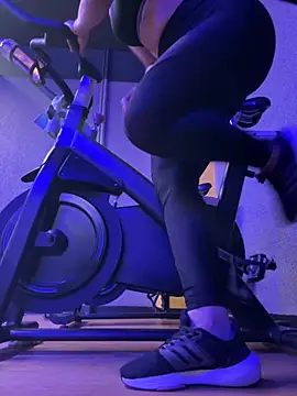 Snapshot of Anavalle chatting on 10-04-25, 05:00 Anavalle online show from 10-04-25, 05:00