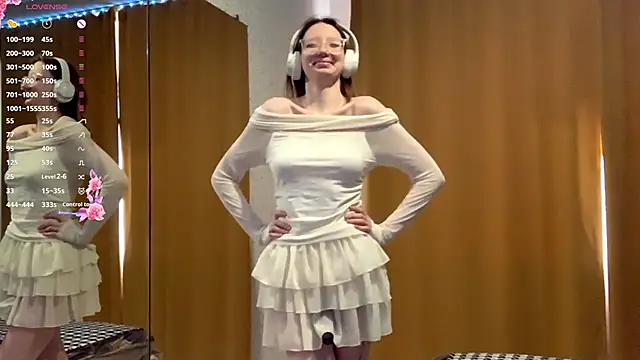 KrystinFunches online show from 10-04-25, 08:34