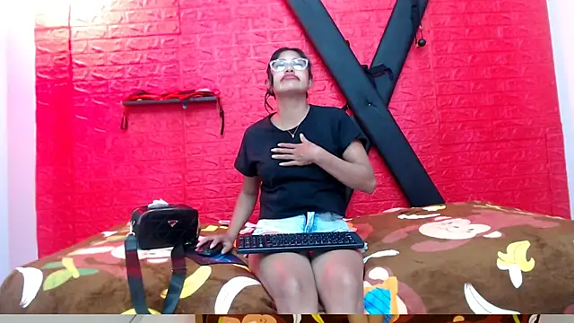 Snapshot of flaca8945 chatting on 09-24-25, 08:01 flaca8945 online show from 09-24-25, 08:01