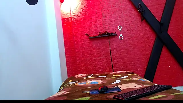 Snapshot of flaca8945 chatting on 10-08-25, 07:44 flaca8945 online show from 10-08-25, 07:44