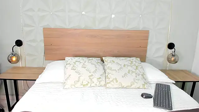 ValeryTrans  online show from 05-07-26, 01:27