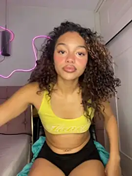 PrettyLia online show from 01-16-26, 08:13