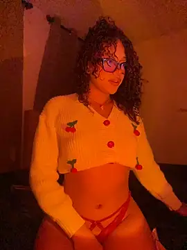 PrettyLia online show from 03-25-26, 03:45