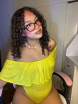 PrettyLia online show from 03-29-26, 03:39