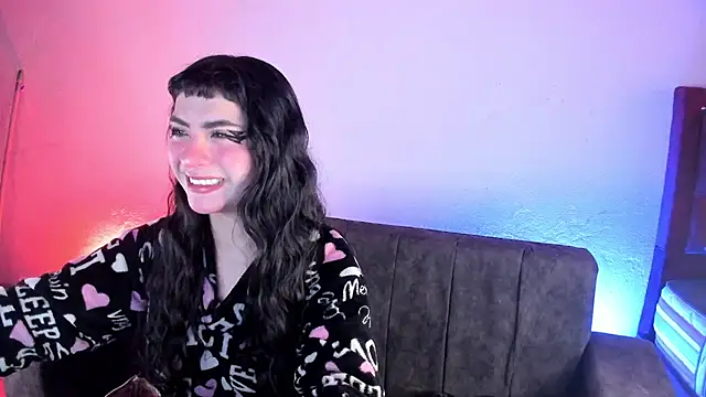 Snapshot of kitty__chs chatting on 10-21-25, 11:33 kitty chs online show from 10-21-25, 11:33