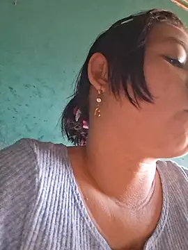 Snapshot of hot-mom22 chatting on 09-28-25, 11:04 hot-mom22 online show from 09-28-25, 11:04