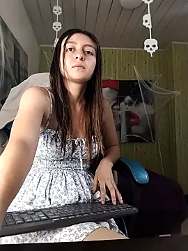 lala clark online show from 11-16-25, 11:49