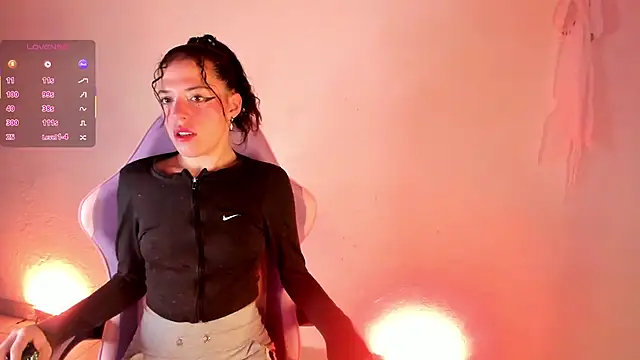 zakura Haruno online show from 11-17-25, 11:49