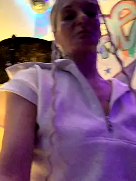 blondebarbiebae online show from 10-07-25, 01:30