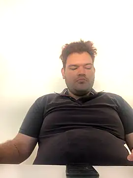 Snapshot of big_bearr chatting on 10-28-25, 01:36 big bearr online show from 10-28-25, 01:36