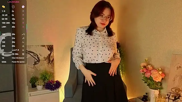 NyamNyamNyammm online show from 10-13-25, 03:01