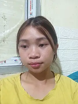 Snapshot of Mayy1 chatting on 10-11-25, 10:47 Mayy1 online show from 10-11-25, 10:47