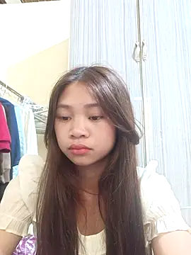 Snapshot of Mayy1 chatting on 10-12-25, 12:31 Mayy1 online show from 10-12-25, 12:31