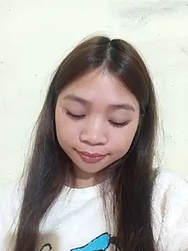 Snapshot of Mayy1 chatting on 10-24-25, 12:23 Mayy1 online show from 10-24-25, 12:23