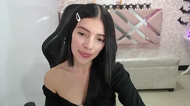 Snapshot of cynthia_ch chatting on 10-28-25, 03:32 cynthia ch online show from 10-28-25, 03:32