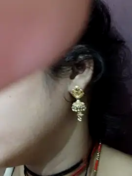 Snapshot of Mahek_love143 chatting on 06-17-26, 11:05 Mahek love143 online show from 06-17-26, 11:05