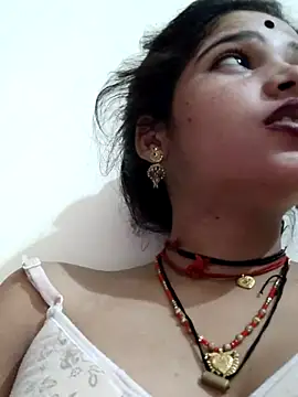 Snapshot of Mahek_love143 chatting on 06-23-26, 03:10 Mahek love143 online show from 06-23-26, 03:10