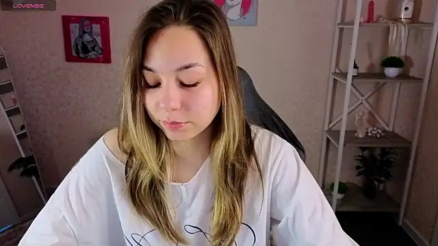 Al1ice Moures online show from 03-10-26, 09:14