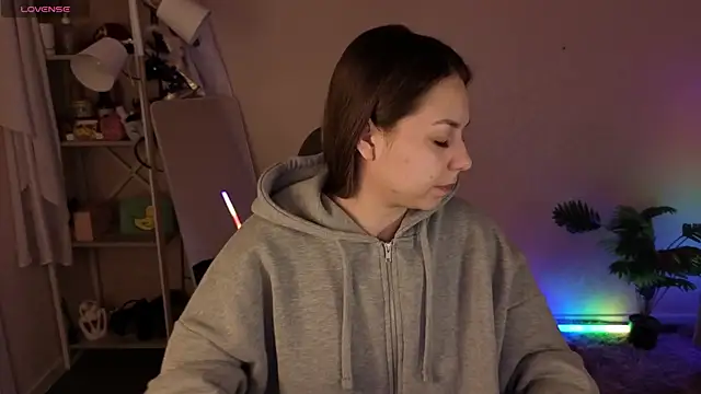 Al1ice Moures online show from 04-07-26, 09:21