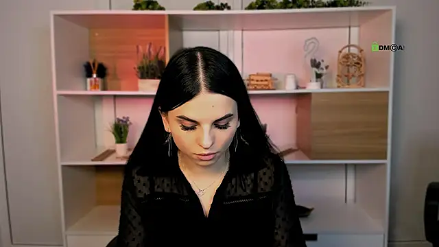 nicole muah online show from 12-03-25, 05:22