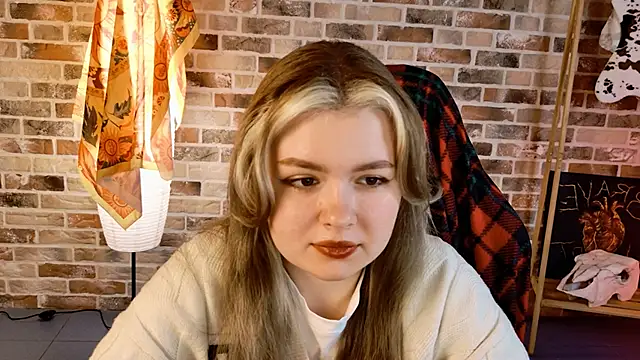 HaleySun online show from 09-25-25, 03:27