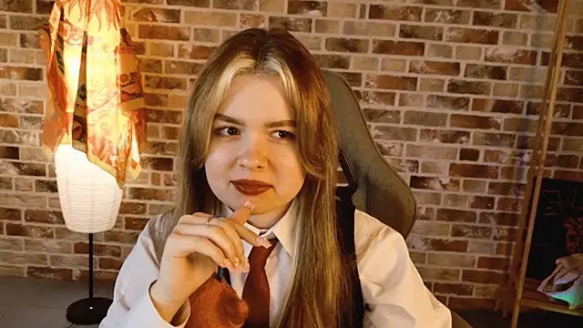 HaleySun online show from 09-28-25, 05:02