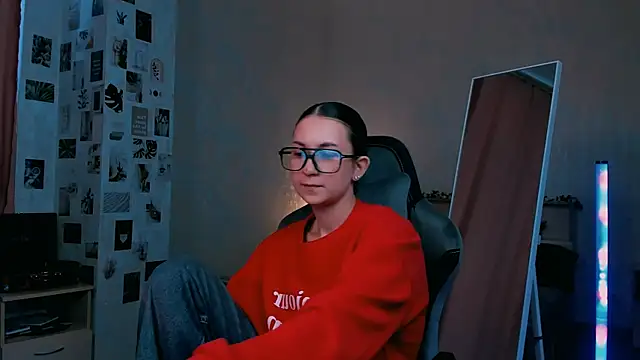 raviolly046 online show from 10-01-25, 01:39