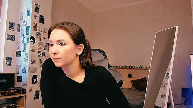 raviolly046 online show from 10-03-25, 09:39