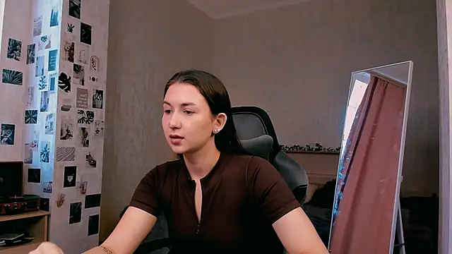 raviolly046 online show from 10-04-25, 09:51