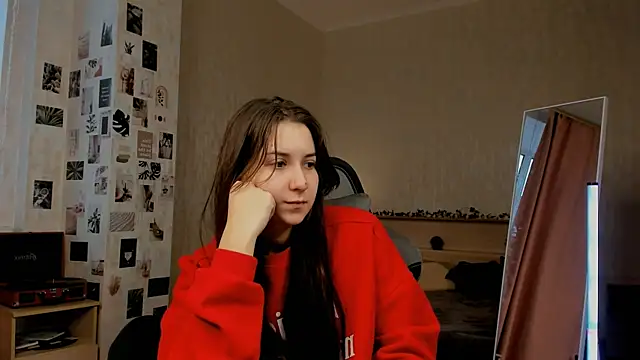 raviolly046 online show from 10-12-25, 08:35