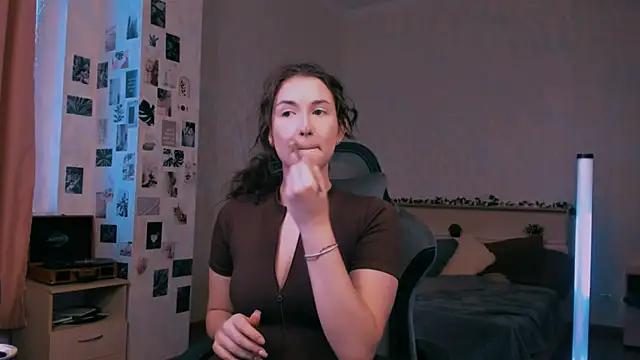 raviolly046 online show from 10-27-25, 11:25