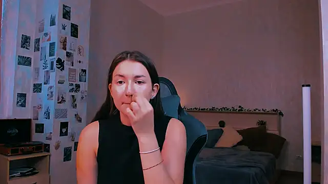 raviolly046 online show from 10-29-25, 09:33