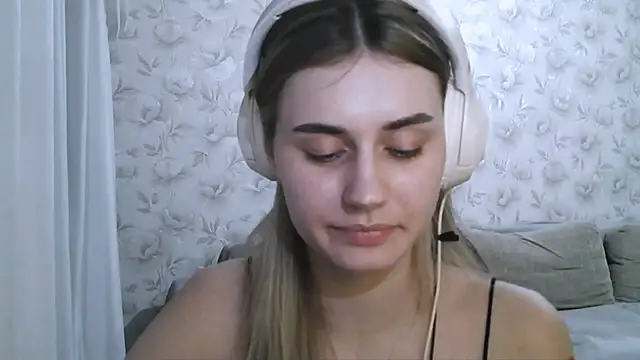 Snapshot of JerrieLoosle chatting on 10-02-25, 04:36 JerrieLoosle online show from 10-02-25, 04:36