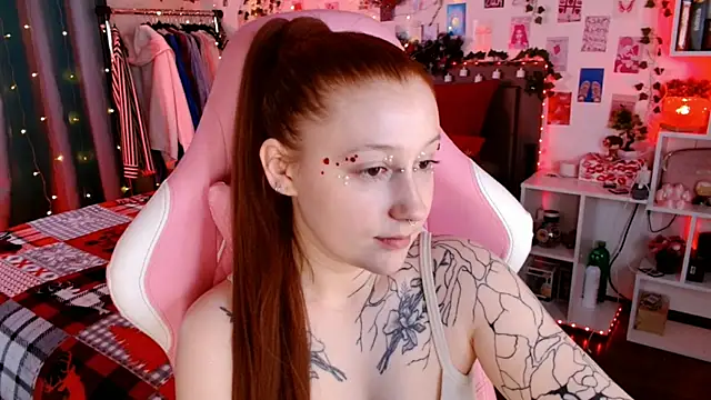 Ayla Hicks online show from 11-30-25, 08:35