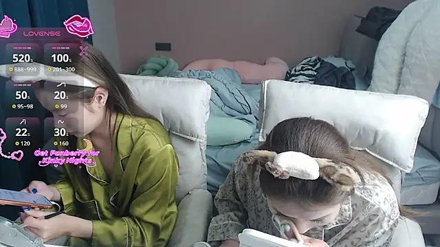 redrose520 online show from 12-21-25, 12:12