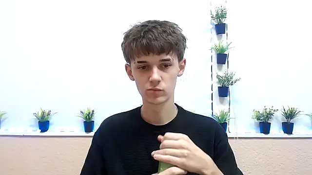 Snapshot of Hoot_Dude_ chatting on 10-29-25, 02:30 Hoot Dude online show from 10-29-25, 02:30