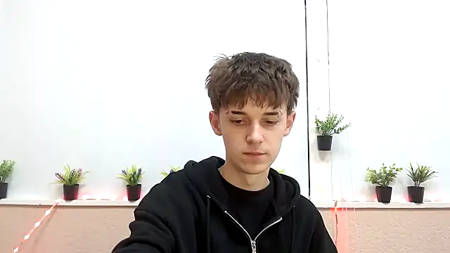 Snapshot of Hoot_Dude_ chatting on 10-31-25, 01:12 Hoot Dude online show from 10-31-25, 01:12