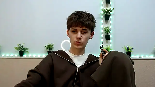 Snapshot of Hoot_Dude_ chatting on 11-13-25, 03:55 Hoot Dude online show from 11-13-25, 03:55