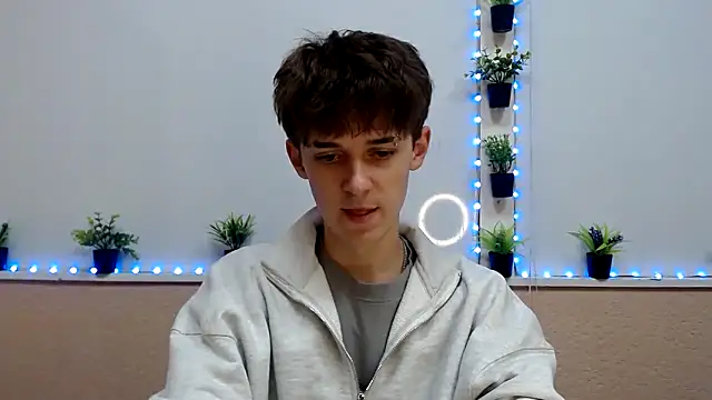 Snapshot of Hoot_Dude_ chatting on 11-17-25, 02:34 Hoot Dude online show from 11-17-25, 02:34